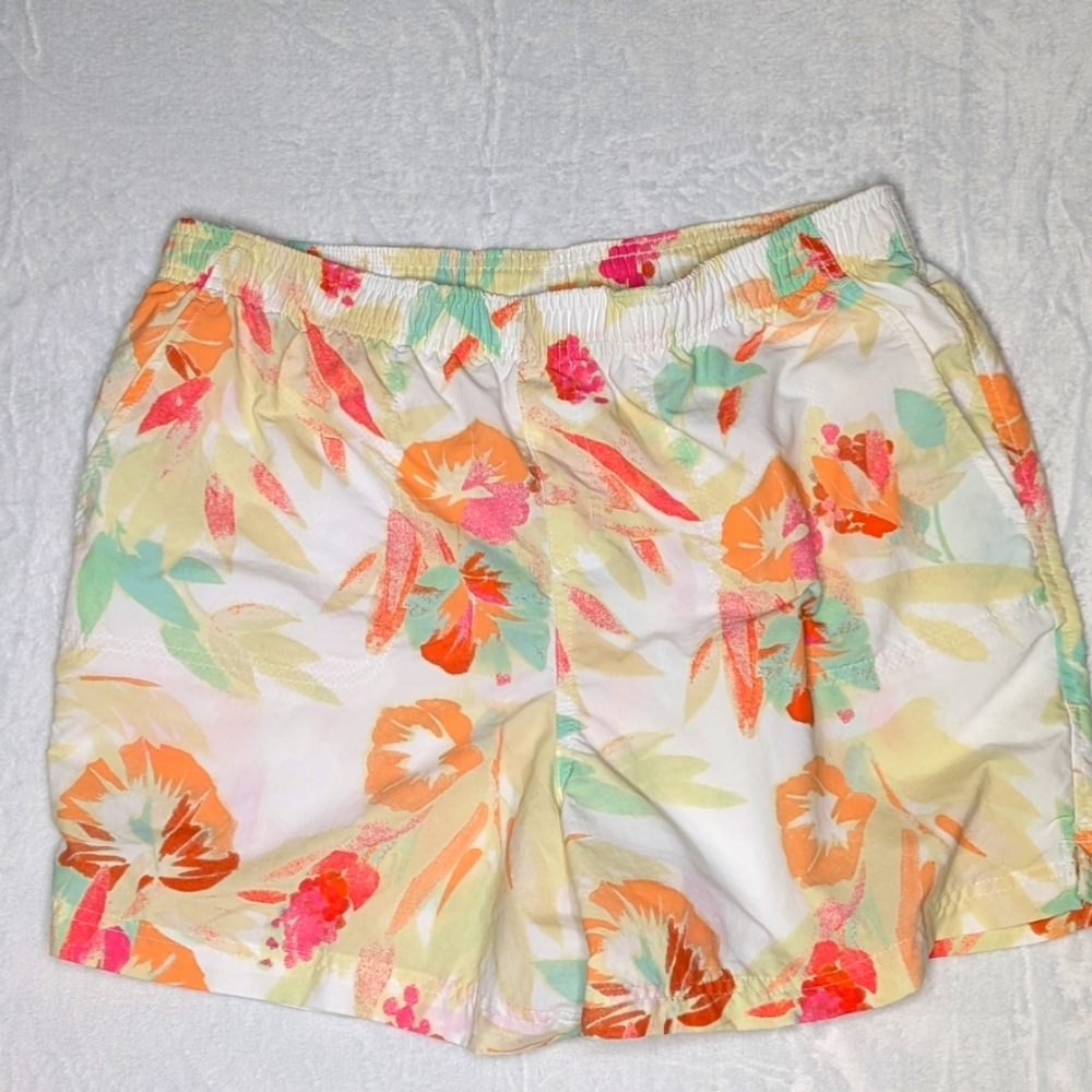 Women's Sandy River II Shorts By Columbia Size Large. Has Mesh Pockets.